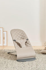 BabyBjörn Babywippe Bliss, Gewebt, Klassische Steppung, Sandgrau