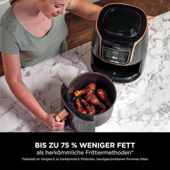 Ninja Heißluftfritteuse MAX PRO, 6,2 L, ölfrei, große Schublade, Rösten, Backen, Air Fry, Antihaftbeschichtet, Spülmaschinenfester Korb & Crisper Gittereinsatz, Silikonzange, Schwarz/Kupfer, AF180EUCP