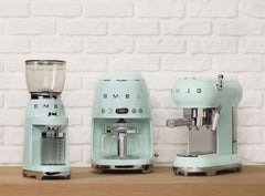 Smeg, DCF02BLMEU, Filter-Kaffeemaschine, Aroma und Autostart-Funktion, Glaskaraffe bis 12 Tassen, 2 Intensitätsniveaus, Warmhaltefunktion, 1050W, Mattschwarz