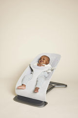 Ergobaby 3-in-1 Evolve Bouncer, Ergonomische Babywippe für Neugeborene ab Geburt bis zum Kleinkind, Babyschaukel mit Neugeboreneneinsatz (2,5 kg - 13,2 kg), Cream