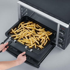 SEVERIN Back- und Toastofen mit Umluftfunktion, Mini Backofen mit Grillrost, Backblech, Drehspie und Pizzastein, vielseitiger Heiluftofen mit 42 L Kapazitt, 1.800 W, schwarz, TO 2058