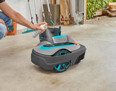Gardena Original Garage für Mhroboter: Garage für Rasenmher, optimaler Sonnen- und Regenschutz für Rasenroboter und Ladestation (15020-20)