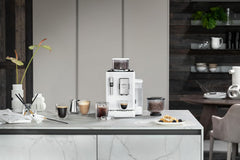 De'Longhi Rivelia EXAM440.55.W Kaffeevollautomat mit LatteCrema Milchsystem, Wechselbarer Bohnenbehälter, 16 Kaffee- & Milchgetränke auf Knopfdruck, Extra-Shot-Funktion, 3,5 Touch-Display, Weiß