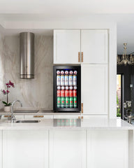 Kalamera Getränkekühlschrank, Bierkühlschrank mit Touch-Bedienfeld, 3-18°C Kühlzone, Flaschenkühlschrank 86 Liter, Blaue LED-Innenbeleuchtung, 41 dB, KRC-86GE