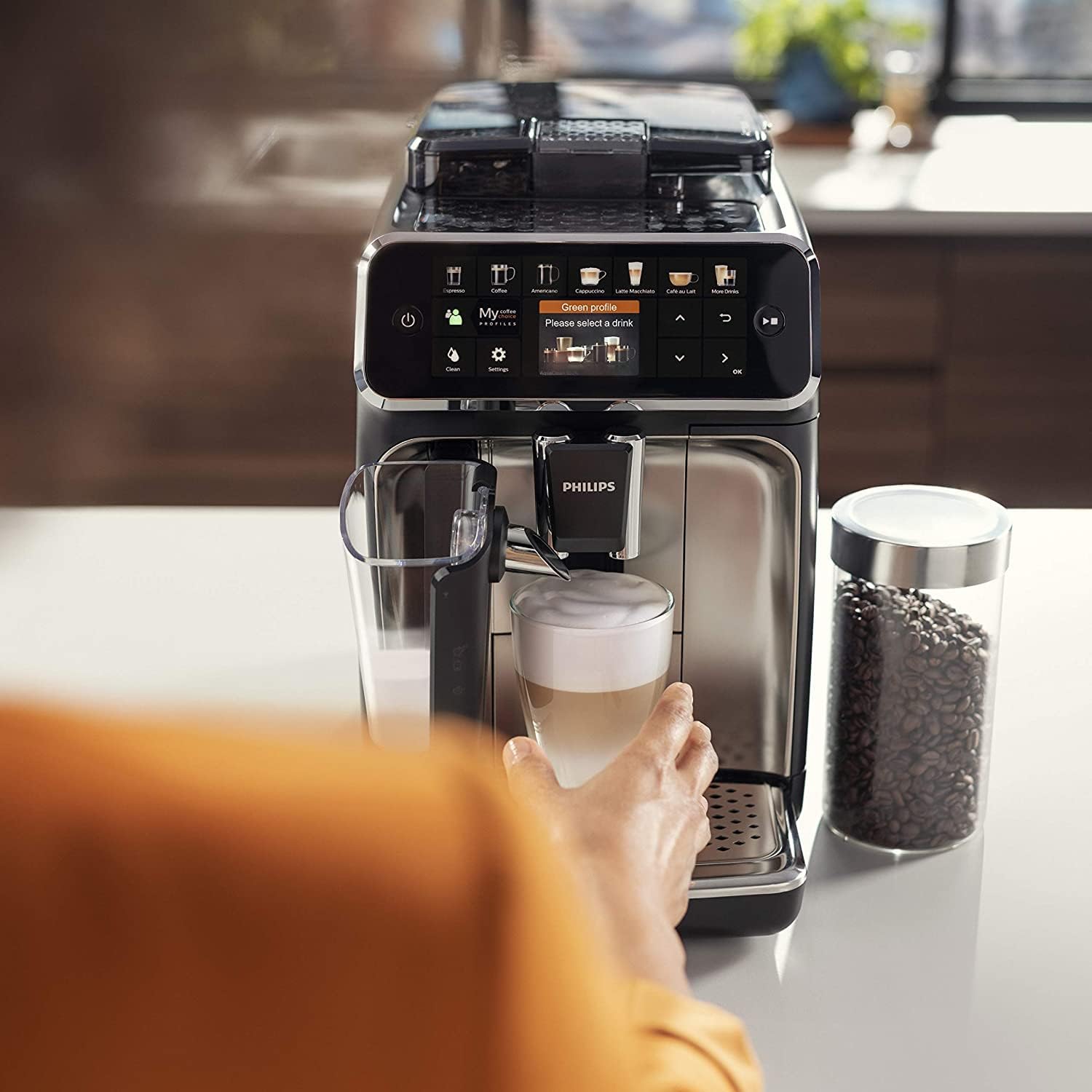 Philips Serie 5400 Kaffeevollautomat – LatteGo Milchsystem, 12 Kaffeespezialitten, Intuitives Display, 4 Benutzerprofile, Chrom (EP5447/90)