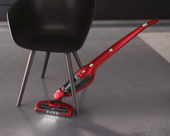 AEG Ergorapido CX7-2-45AN 2in1 Akku-Staubsauger / beutellos / Tierhaardüse / bis zu 45 Min. Laufzeit / freistehend / 180° Drehgelenk / Bürstenreinigungsfunktion / LED-Licht / rot / Exklusiv bei Amazon