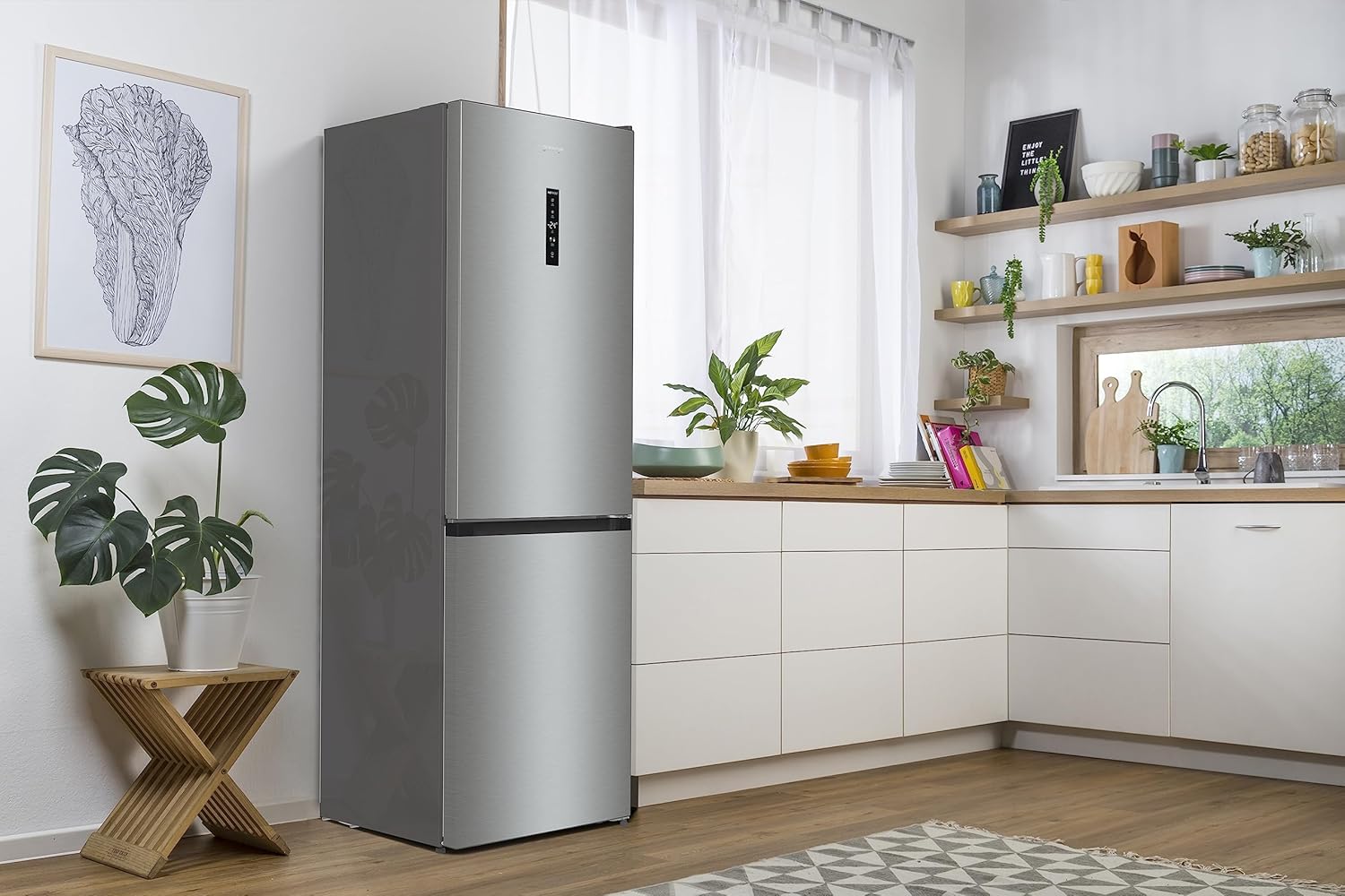 Gorenje N 619EAW4 Kühl-Gefrier-Kombination / LED Display / 186 cm / 300 l / NoFrostPLus / Gemüsefach mit Feuchteregler / FastFreeze / weiß