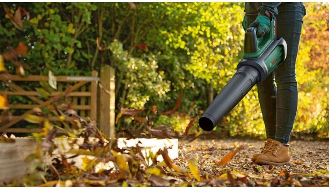 Bosch Akku-Laubbläser AdvancedLeafBlower 36V-750 (1x 2.0 Ah Akku, 36 Volt System, zum Entfernen hartnäckiger Blätter auf großen Flächen, geringes Gewicht: 2,8 kg, im Karton)