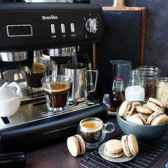 Breville Barista Max Siebträgermaschine | Espressomaschine/Kaffeemaschine mit integriertem Mahlwerk und Milchaufschäumer| 2,8-l-Wasserbehälter | Italienische Pumpe mit 15 Bar | Edelstahl [VCF126X]