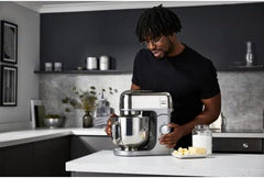Kenwood kMix KMX750RD Küchenmaschine, 5 l Edelstahl Schüssel, Safe-Use-Sicherheitssystem, Metallgehuse, 1000 Watt, inkl. 3-Teiligem Patisserie-Set und Spritzschutz, Rot