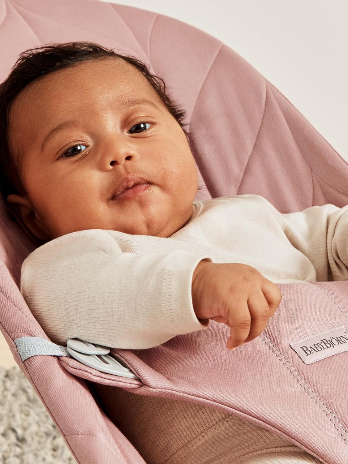 BabyBjörn Babywippe Bliss, Gewebt, Blütenblatt-Steppung, Sandgrau