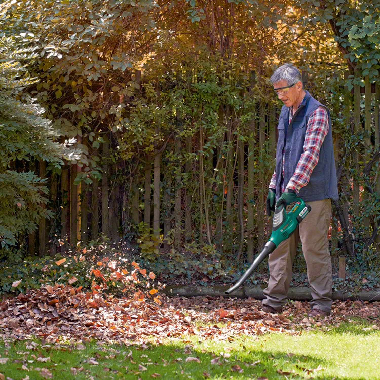 Bosch Akku-Laubbläser AdvancedLeafBlower 36V-750 (1x 2.0 Ah Akku, 36 Volt System, zum Entfernen hartnäckiger Blätter auf großen Flächen, geringes Gewicht: 2,8 kg, im Karton)