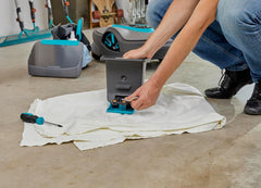 Gardena Original Garage für Mhroboter: Garage für Rasenmher, optimaler Sonnen- und Regenschutz für Rasenroboter und Ladestation (15020-20)