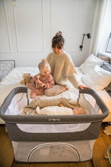 Momi SMART Bed 4-in-1 Kinderbeistellbetten bis 15 kg, Beistellbett für Babys mit Matratze, Höhenverstellbar