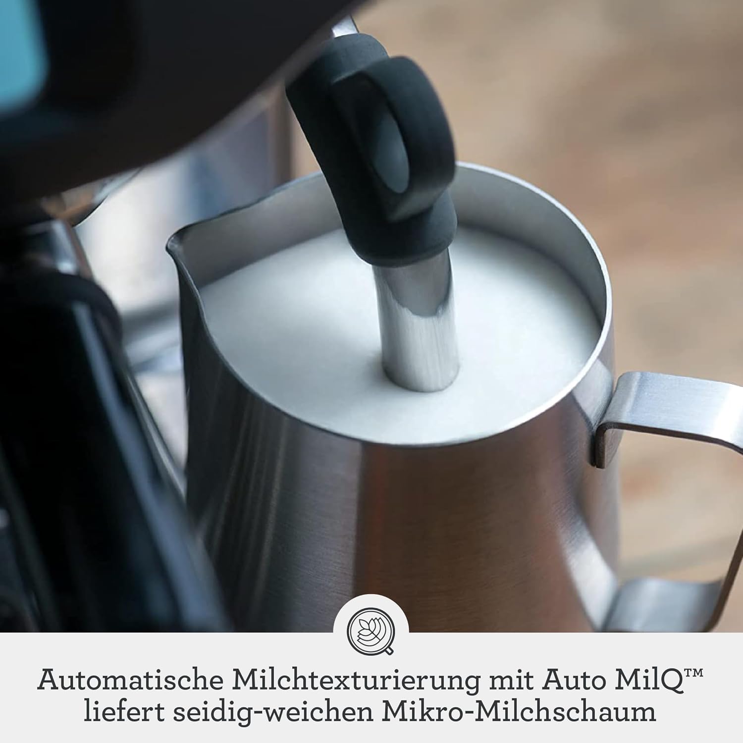 Sage - The Barista Touch - Kaffeemaschine mit automatischem Milchaufschäumer & integriertem Mahlwerk - Touchscreen, abnehmbarer Tamper, 5 Voreinstellungen - Siebträgermaschine - Gebürsteter Edelstahl