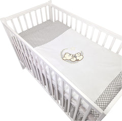 Bello24 - 16 Teiliges Babybett Kinderbett und Bettwäsche komplett Set Happy Leo inkl. Matratze höhenverstellbar für Neugeborene Babys und Kleinkinder aus Massivholz (Grau - Teddybär Mond)