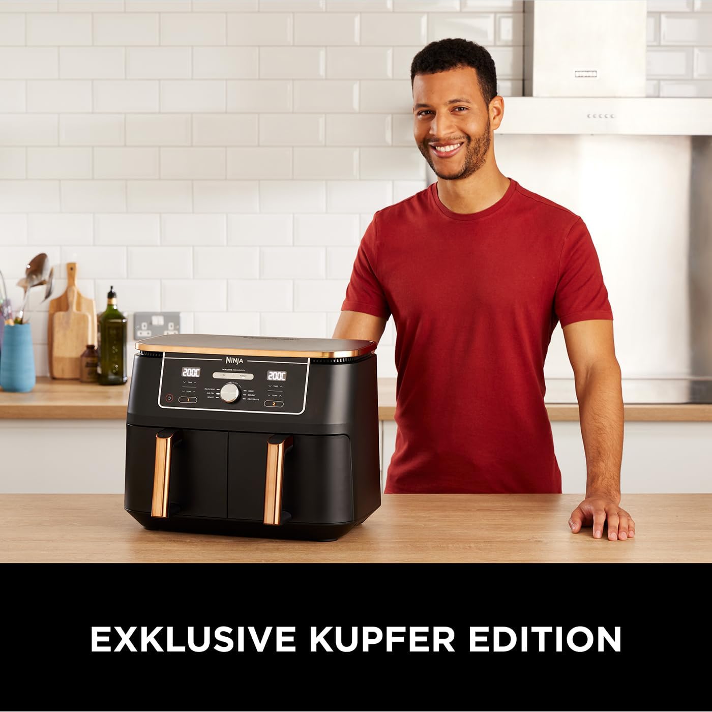 Ninja Heißluftfritteuse MAX PRO, 6,2 L, ölfrei, große Schublade, Rösten, Backen, Air Fry, Antihaftbeschichtet, Spülmaschinenfester Korb & Crisper Gittereinsatz, Silikonzange, Schwarz/Kupfer, AF180EUCP