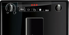 Melitta Solo - Kaffeevollautomat mit höhenverstellbarem Auslauf, kleine Kaffeemaschine mit abnehmbarem Wassertank, für z. B. Espresso oder Café Crème, silber