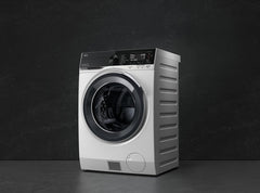AEG L7WBA60680 Waschtrockner / DualSense - schonende Pflege / 8 kg Waschen / 5 kg Trocknen / D / energiesparend / Mengenautomatik / Nachlegefunktion / ProSteam - Auffrischfunktion / 1600 U/min Weiß