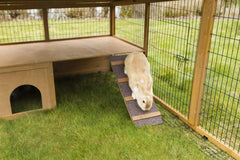 Kerbl Freigehege mit Ausbruchsperre (Gitterabstand 2,5 cm, überdachter Auslauf, mit Kunststoffdach, inkl. Kleintierhaus + Aussichtsplattform) 81708