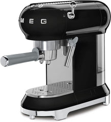 Smeg, ECF01WHEU Manual Espresso -Maschine, Cappuccino -System, Thermoblock, große Tassengehäuse und Doppelkaffeefunktion, 1 l Wassertank, kompakte Abmessungen, 1350W, Weiß