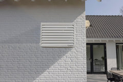 Qventi Abdeckung für Klimaanlage - Anthrazit/Grau - Aluminium - Schutzgitter - Verkleidung - Einfache Montage - Größe S - Außenmaße (LxBxH): 100 x 50 x 75 cm