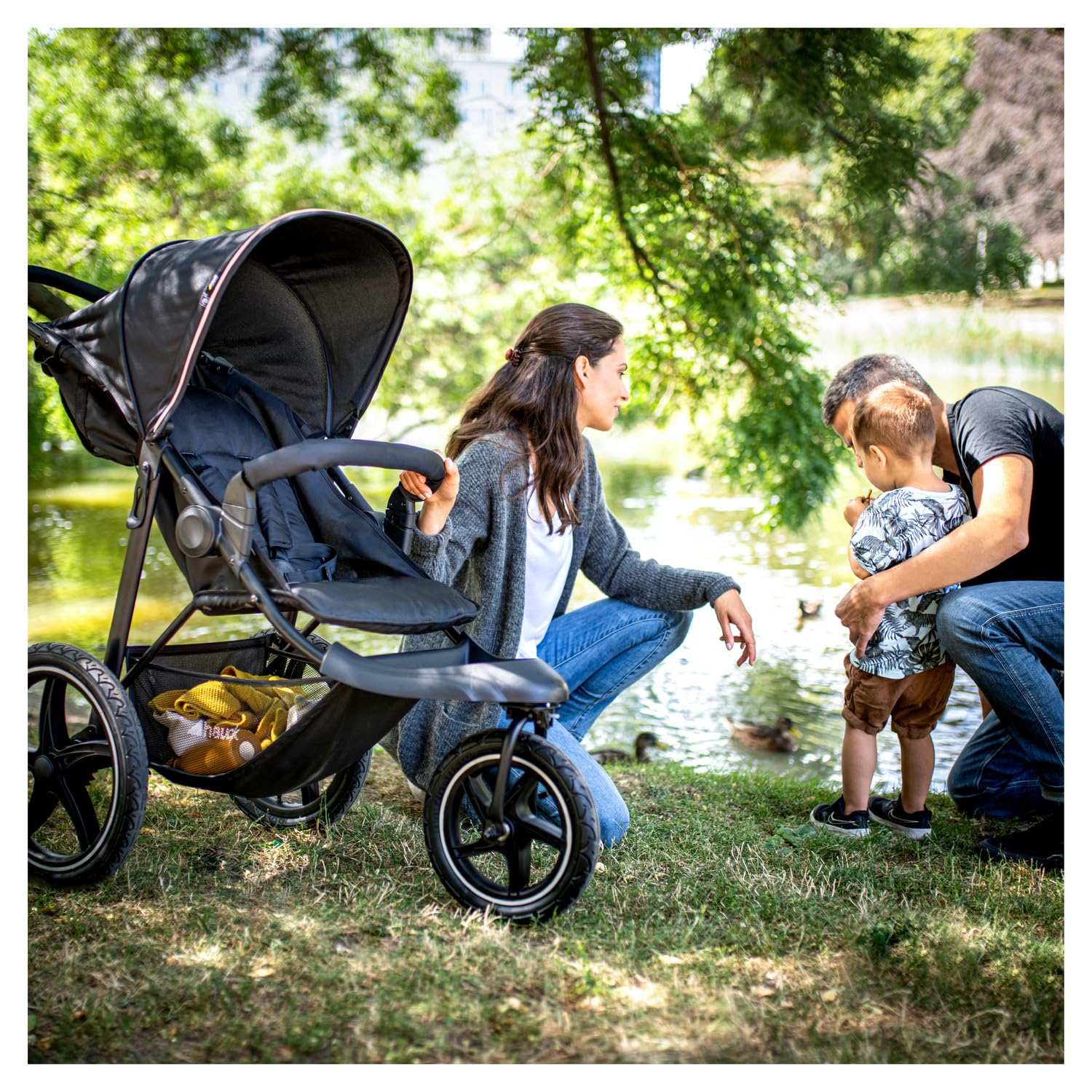hauck Kinderwagen Runner 2, Dreirad Buggy mit XL Lufträder für Kinder bis 22 kg, UV-Schutz 50+, Belüftungsfenster, Höhenverstellbar, Faltbar, XL Korb bis 3 kg, Liegefunktion (Black)