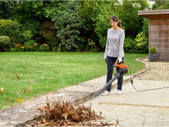 Black+Decker 3-in-1 Elektro-Laubsauger/Laubblser BEBLV301 (3.000 Watt, mit Hcksler + aufsteckbarem Laubrechen, 72l Fangsack-Rucksack - hohe Blasgeschwindigkeit & verstellbare Saugleistung)