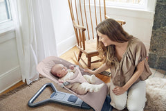 Ergobaby 3-in-1 Evolve Bouncer, Ergonomische Babywippe für Neugeborene ab Geburt bis zum Kleinkind, Babyschaukel mit Neugeboreneneinsatz (2,5 kg - 13,2 kg), Cream